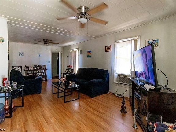 5th image of 1128 W 19th St