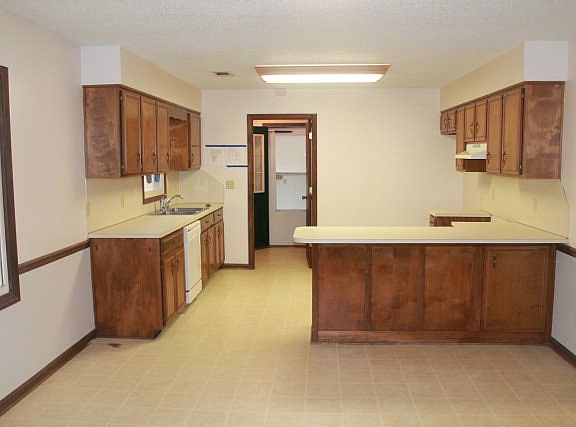 5th image of 1000 Lee Road 282