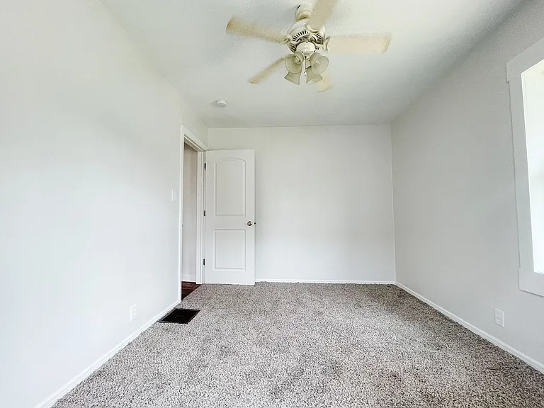 2320 Plum St — Photo 9