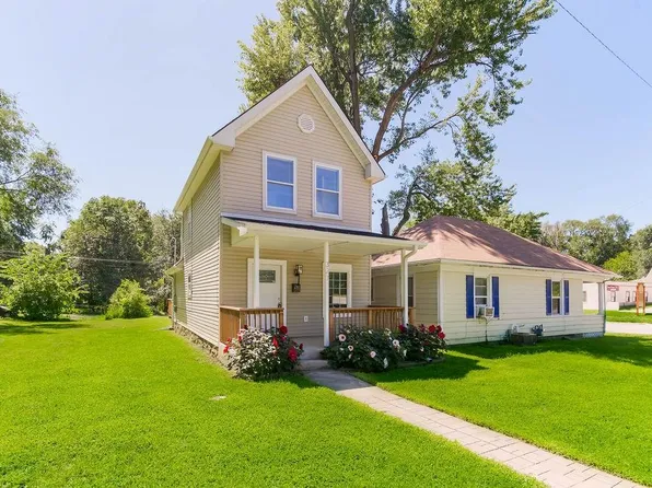 327 Pottawatomie St, Leavenworth, KS 66048
