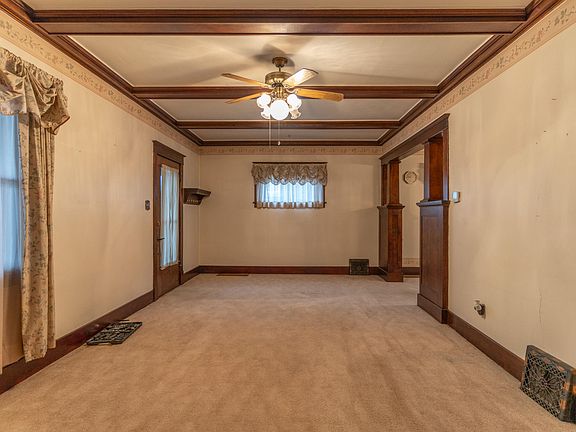 3rd image of 911 W Reed St