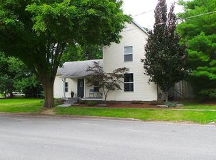 124 S Church St SE, Caledonia, MI 49316