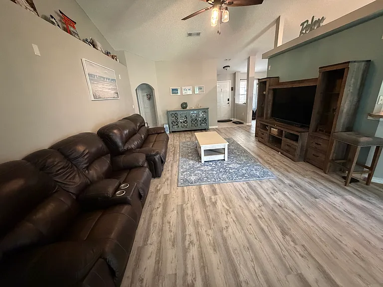 596 Batten Blvd — Photo 5