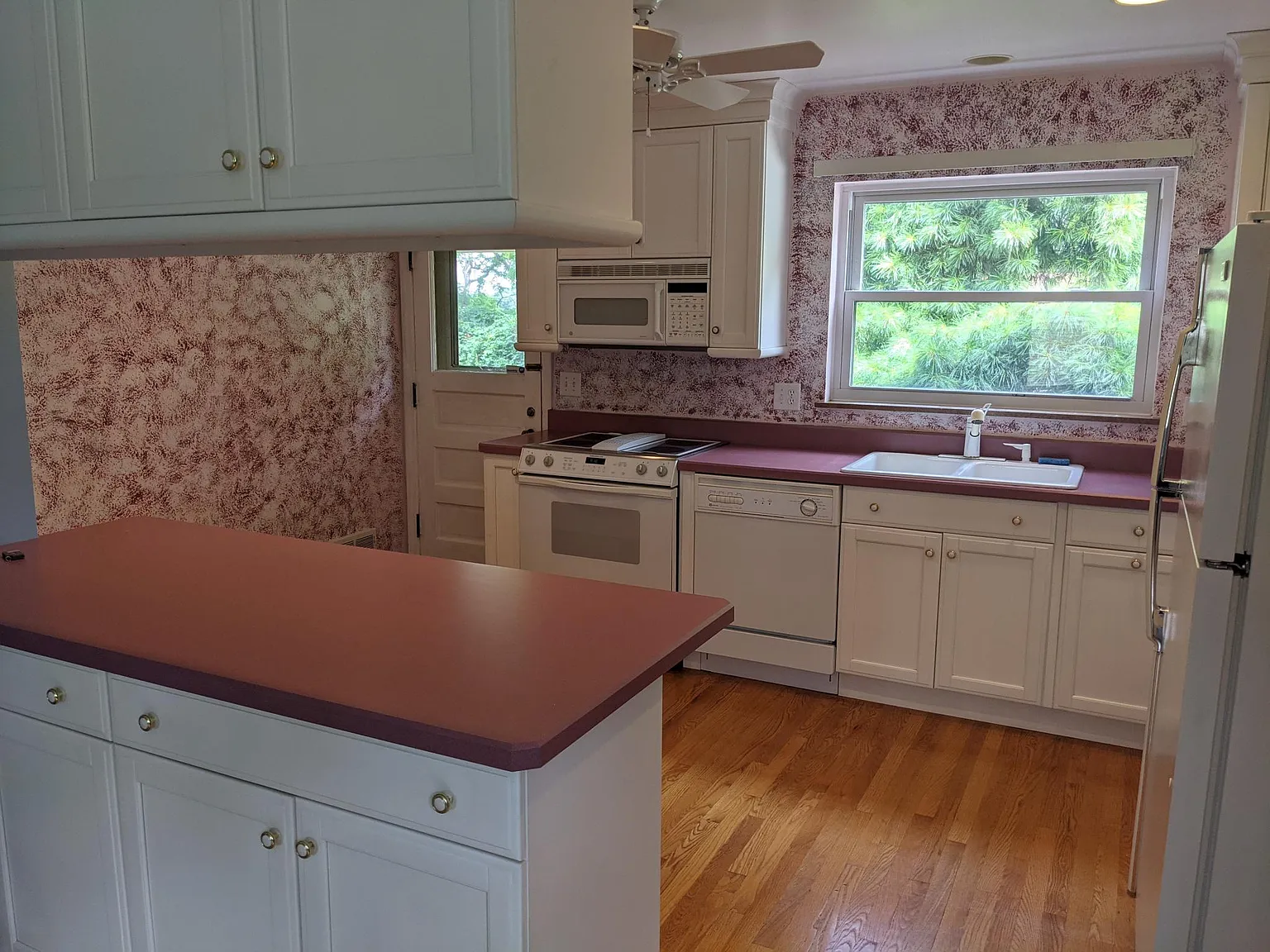 2 bed, 925 sqft, $1,250 — Photo 2