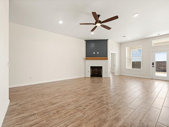 5th image of 11028 NW 19th St