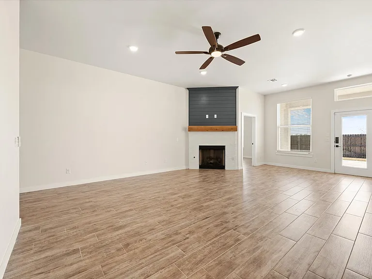 11028 NW 19th St — Photo 5