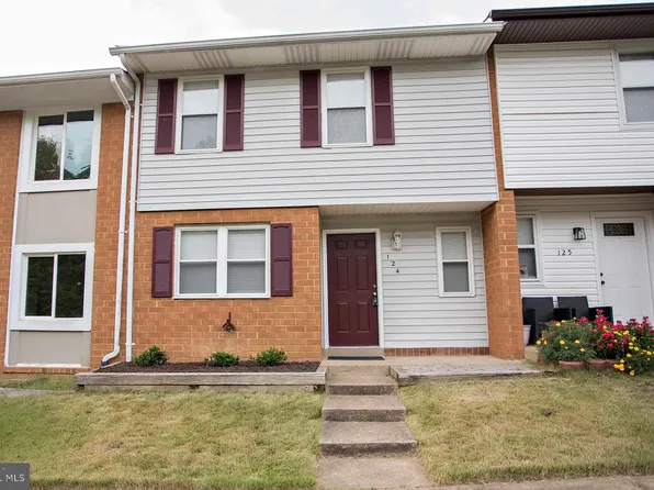 124 Oak Dr, Stafford, VA 22554