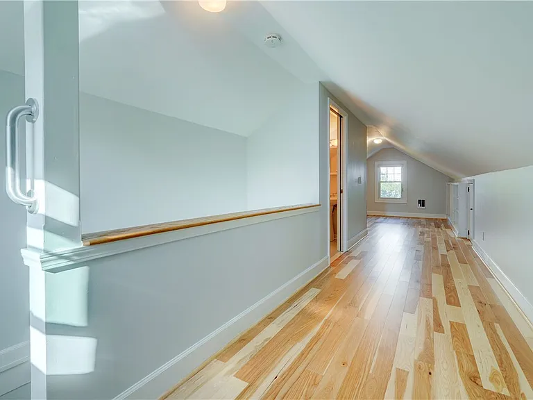 15 Maple St — Photo 10