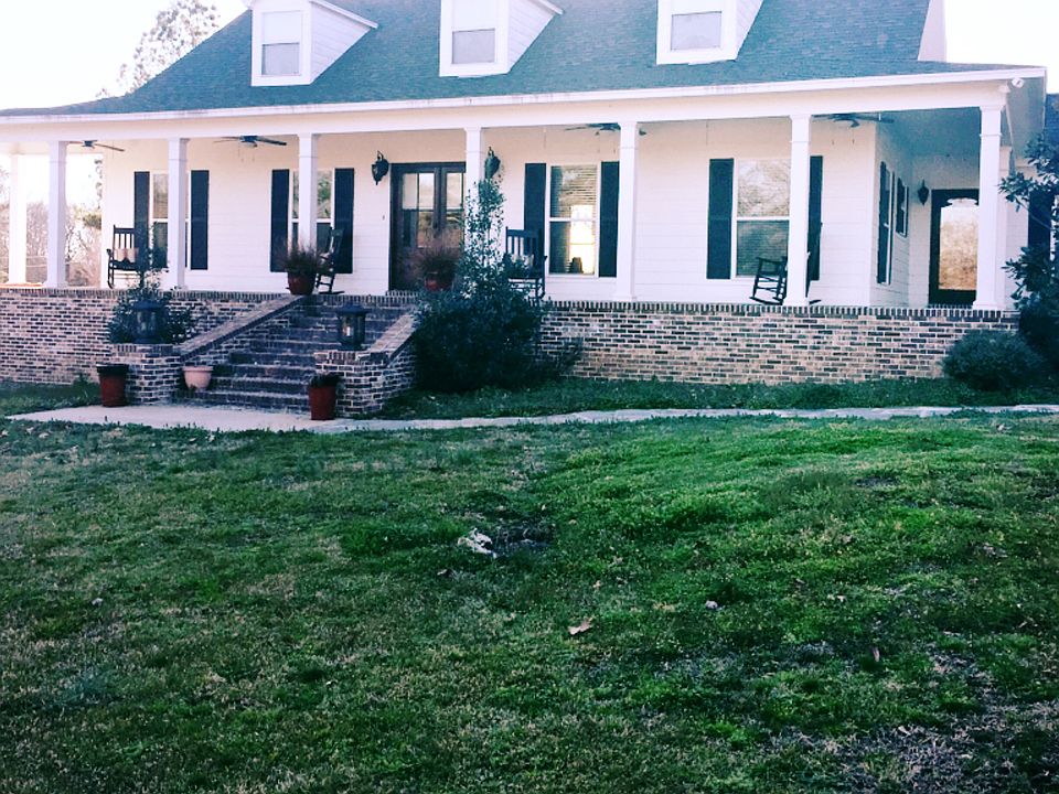 1st image of 325 N Cotton Blvd