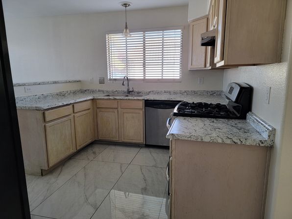 4652 Cliff Breeze Dr