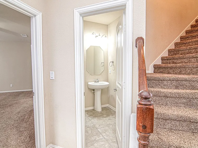 6715 Hall Of Fame Blvd — Photo 9