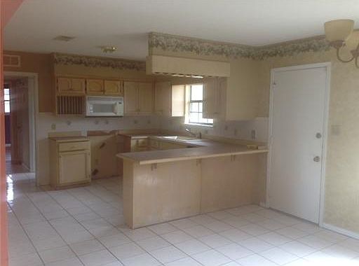 2nd image of 2512 Tandy Dr