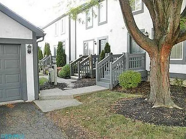 7043 Muirfield Dr — Photo 10