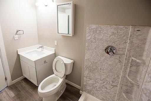3rd image of 911 W 22nd St #201-B
