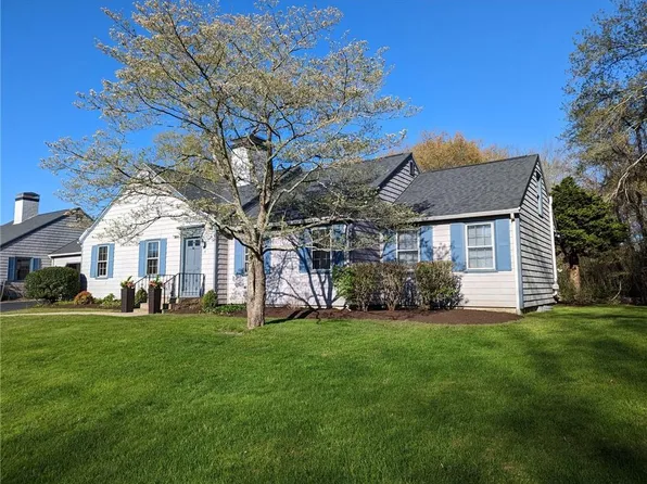 16 Hamilton Gate Ct, North Kingstown, RI 02852