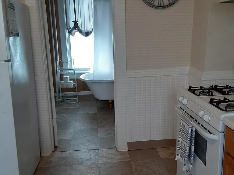 927 E Land Pl #A — Photo 13