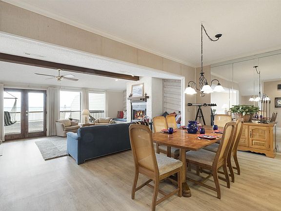 5th image of 311 Island Dr APT B