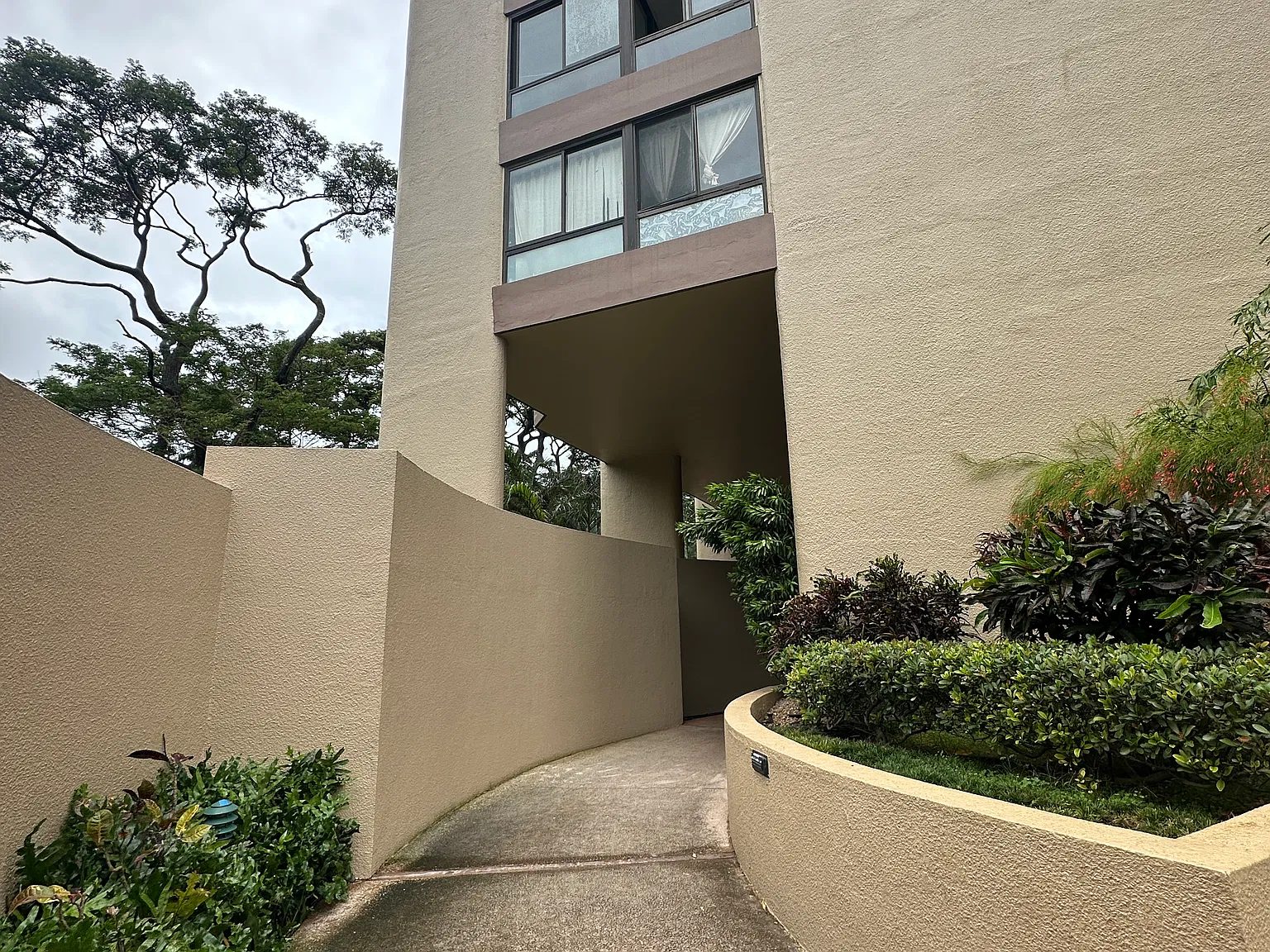 S Judd St, Honolulu — Photo 2