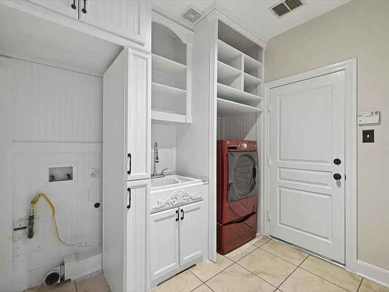 14668 Blakehill Dr — Photo 37