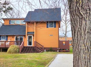7298 Turlington Ln, Chincoteague Island, VA 23336