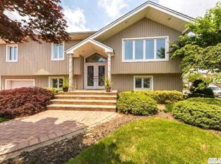 2540 Glenn Dr, Bellmore, NY 11710