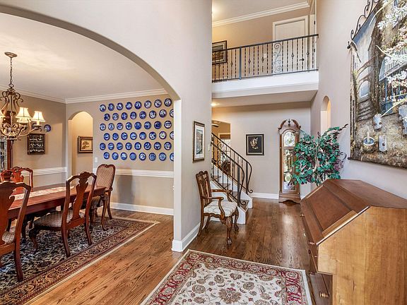 4th image of 155 Aston Hall Dr
