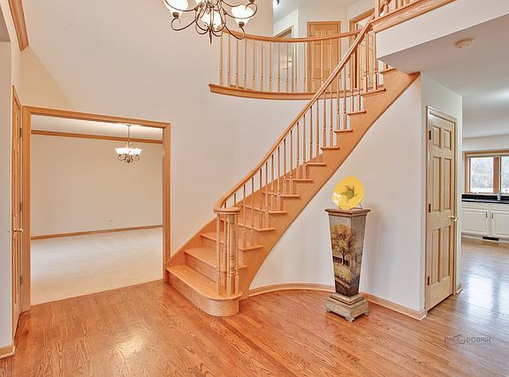 3rd image of 58 Falcon Dr