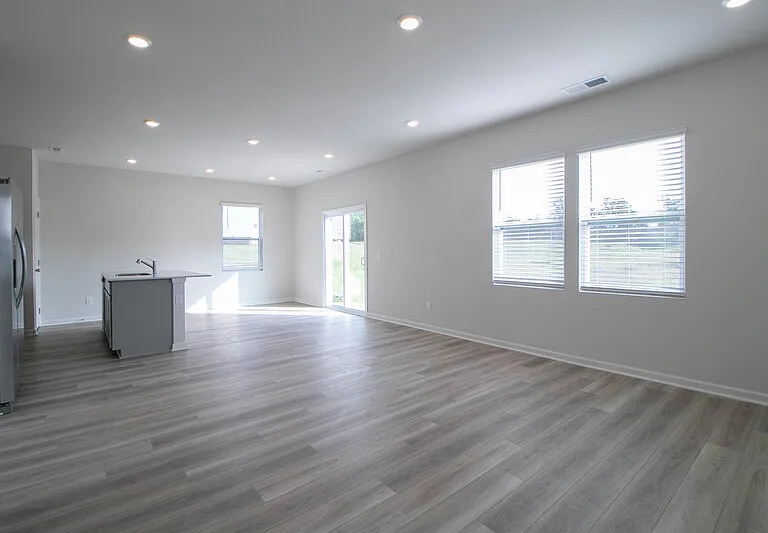 1247 Ross Farms Blvd — Photo 3