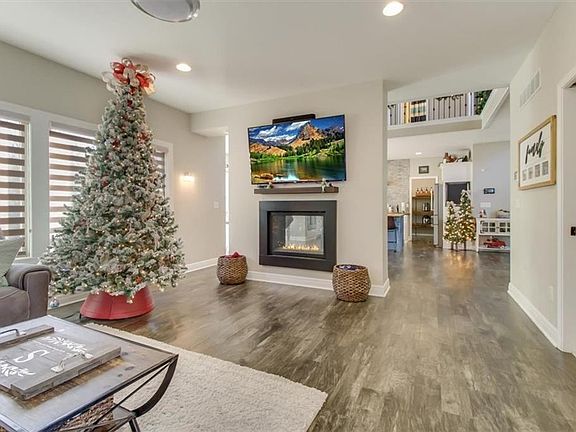 3rd image of 406 NE Station Dr