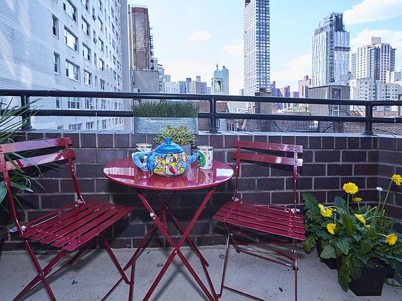 2nd image of 455 E 86th St APT 6A