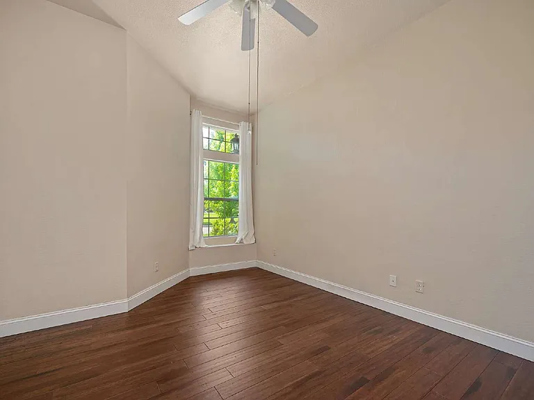 1690 Gill Dr — Photo 24