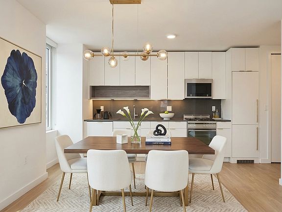 3rd image of 70 W 37th St APT 1805
