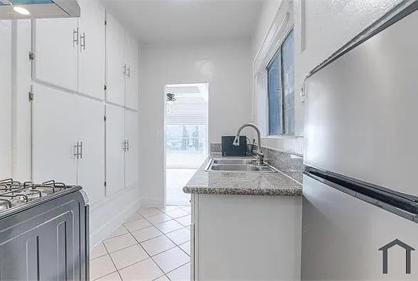 5432 S Figueroa St — Photo 5