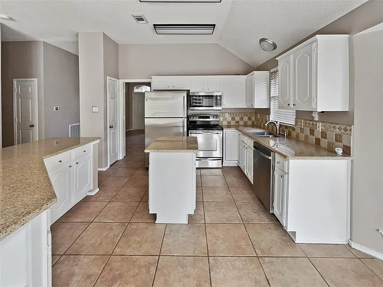 10701 Birmingham Dr — Photo 5