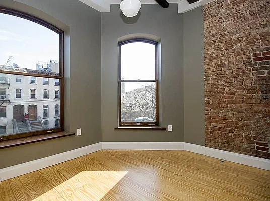 Rented by Artur Gutman, LREB | media 31