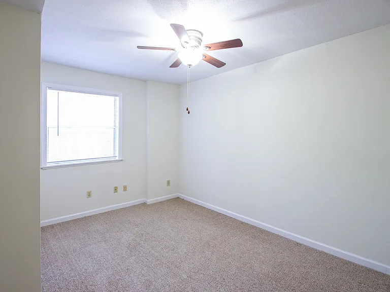 976 S Clarizz Blvd — Photo 19