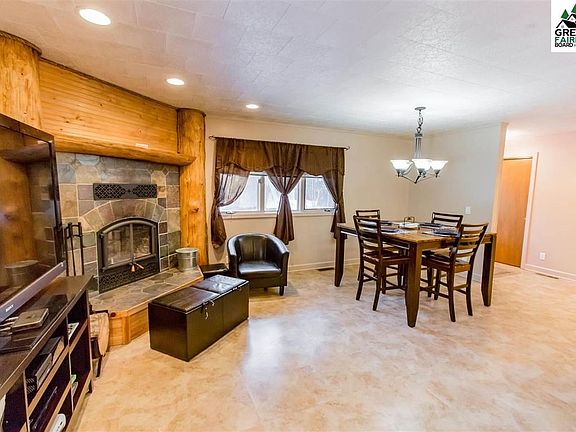 4th image of 1750 Blackburn Way