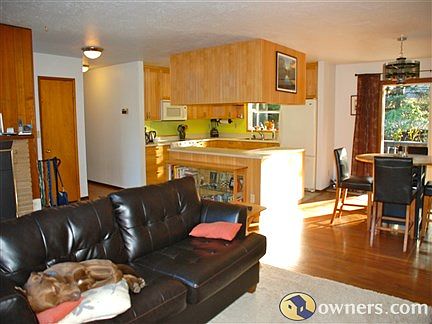 Living/Dining Area