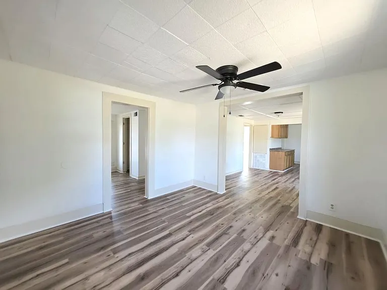 101 E Osr — Photo 6