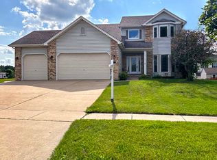 1102 Getzelman Rd, Hampshire, IL 60140