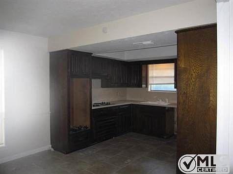 4th image of 215 Shockley Ave