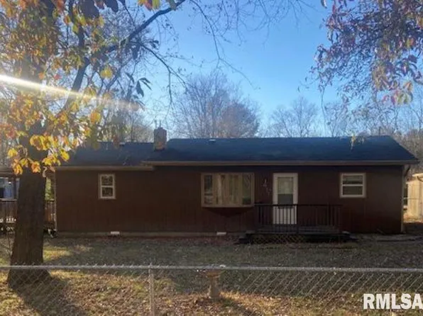 411 N Factory St, Benton, IL 62812