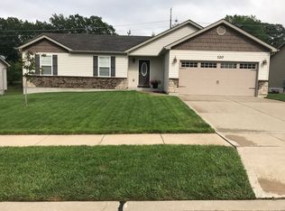 120 Prairie Bluffs Dr, Wentzville, MO 63385
