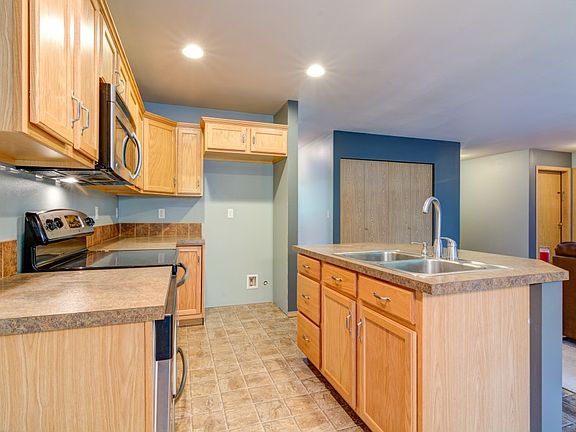 5th image of 14819 115th St Ct N
