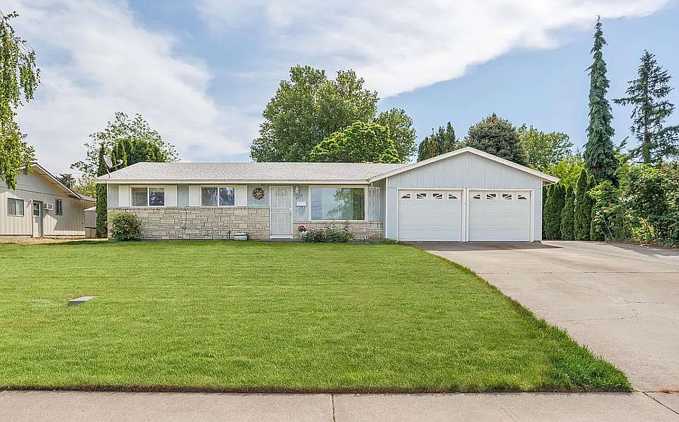 1st image of 2146 Newcomer Ave