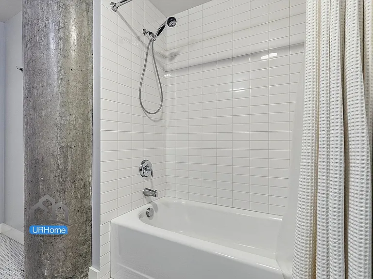 1926 W Burnside St #202 — Photo 23