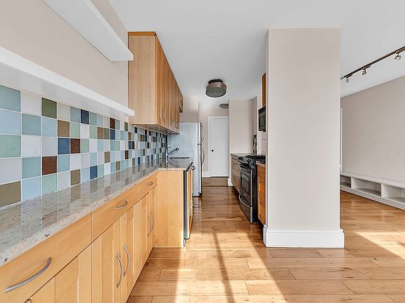 4th image of 3671 Hudson Manor Ter APT 14J