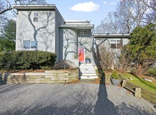 11 Harbor Blvd, East Hampton, NY 11937