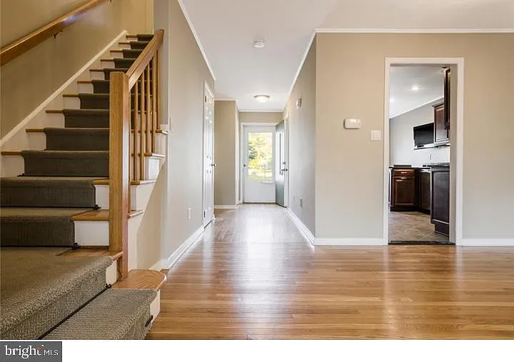 2 bed, 2.5 bath, 1704 sqft, $4,350 — Photo 2