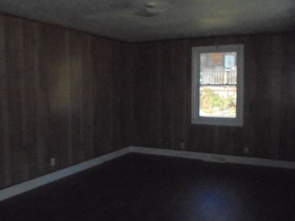 4th image of 157 Alpine Dr